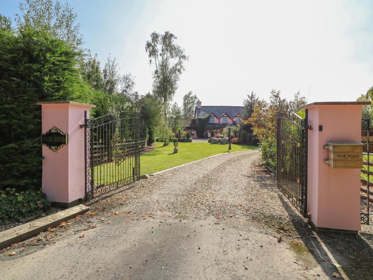 Park House Villa Ландриндод Уелс Екстериор снимка