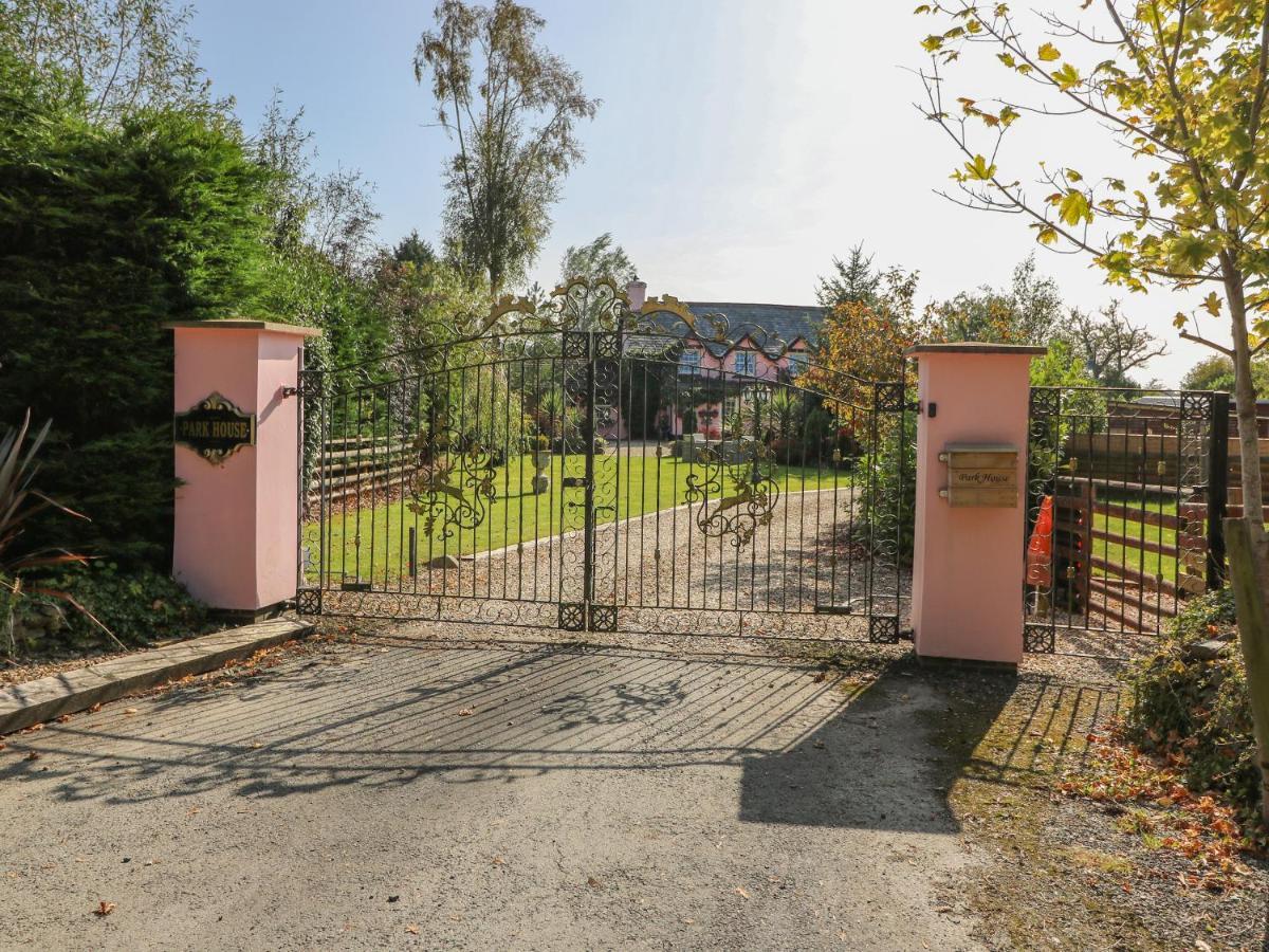 Park House Villa Ландриндод Уелс Екстериор снимка